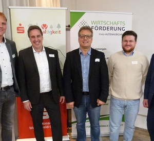 (von links) Lars Kober (Wirtschaftsförderung), Markus Feller (S-Management Services GmbH), Timo Gensel (Landesamt für Umwelt Rheinland-Pfalz), Bastian Börsch (432Hz GmbH) und Andreas Görg (Sparkasse Westerwald-Sieg).